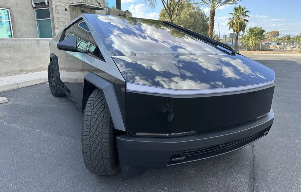 Black Cybertruck